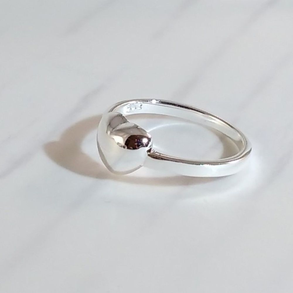 Sterling Silver Heart Ring SIZE 6